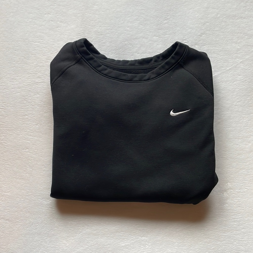 Medium Black Nike therma-fit sweatshirt